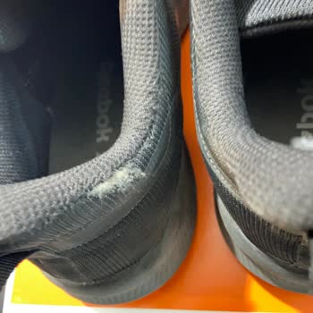 Reebok Ayakkabıda Açılma Problemi