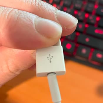 Aldığım İphone Şarj Kablosu 11 Günde Bozuldu