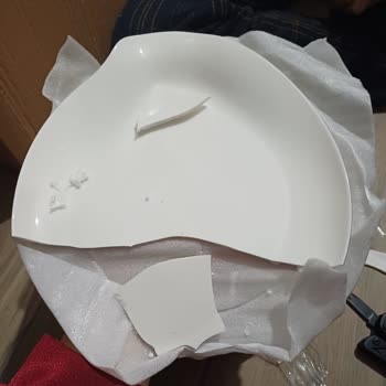 Karaca'dan Alışveriş Pişmanlığı: Kırık Ürün Ve Zor Değişim Süreci