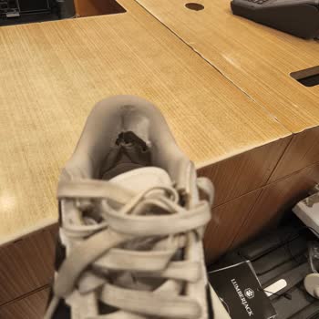 Adidas Ayakkabılarında Erken Yıpranma Sorunu!