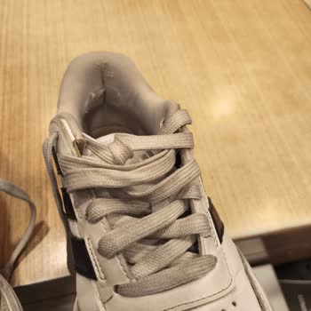 Adidas Ayakkabılarında Erken Yıpranma Sorunu!