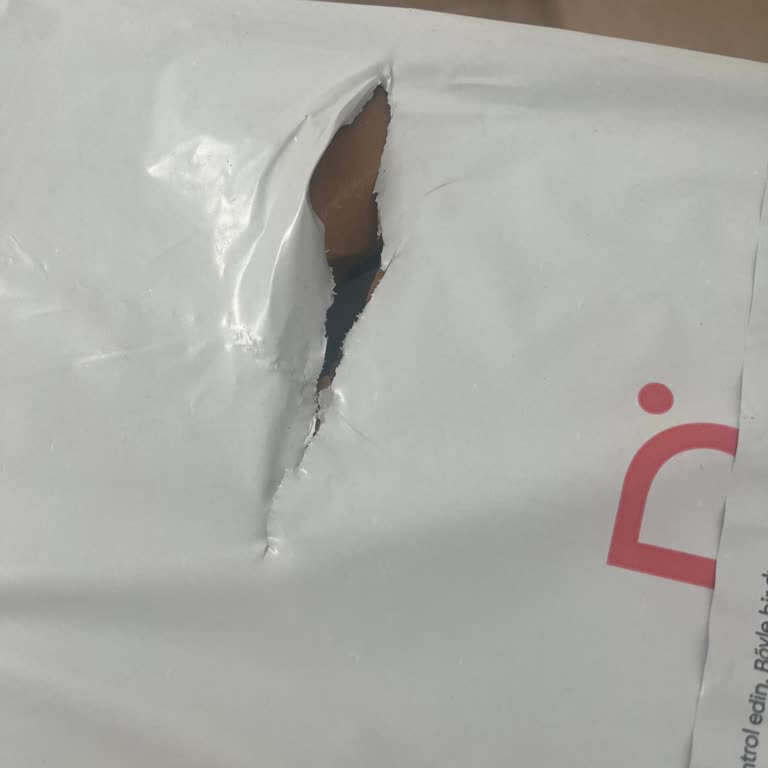 Kargom Açılmış Ve Kontrol Edilmiş: Güvenlik Sorunu