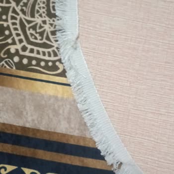 Halı Siparişinde Hayal Kırıklığı: Defolu Ürün Ve Faturasız Satış