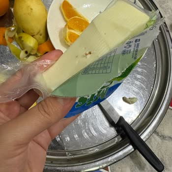 Kaşar Peynirinde Korkutucu Sert Cisimler