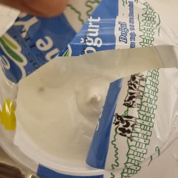 Küflü Yoğurt Şoku: Sek Süzme Yoğurt Güven Vermiyor