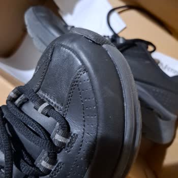 Skechers Ayakkabıda Erken Yapışkan Sorunu