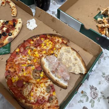 Darıca PizzaLazza'dan Hayal Kırıklığı: Telafi Edilmeyen Kötü Pizza Deneyimi
