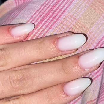 Hijyen Sorunu Ve Kötü Hizmet: Tırnak Bakımında Felaket