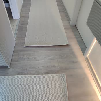 Qua Halı Kaygan Ve Kıvrılan Halılarla İlgili Memnuniyetsizlik