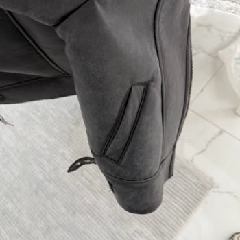 Renk Değiştiren Mont Ve Zorlaştırılan İade Süreci