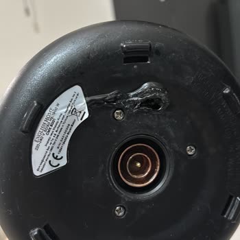 Çay Makinesi Yangın Tehlikesi Yaratıyor