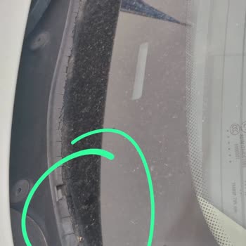 BMW 520 Model Aracımda Ön Cam Contası Sorunu Ve Servis Desteği Eksikliği