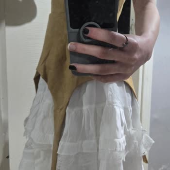 Çin'den Gelen Yanıltıcı Elbise Ve İade Endişesi