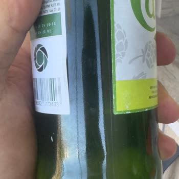 Carlsberg Şişesinde Gizemli Tanecikler