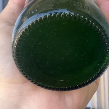 Carlsberg Şişesinde Gizemli Tanecikler