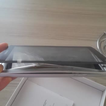 Tablet Şişti Ve Ekranı Kırıldı: Hometech'ten Acil Değişim Talebi