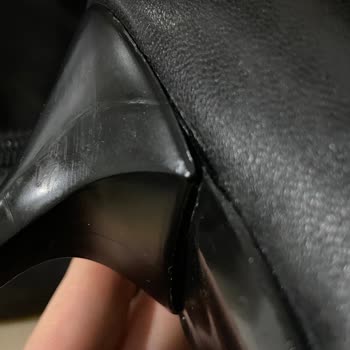 Bambi Deri Mağazasında Hayal Kırıklığı: Çizme Tamiri Sorunu