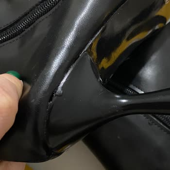 Bambi Deri Mağazasında Hayal Kırıklığı: Çizme Tamiri Sorunu