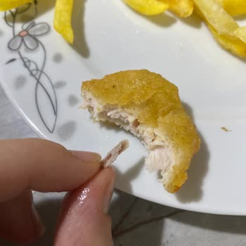 McDonald's Siparişimdeki Kemik Parçaları Dişimi Kırdı