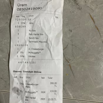 McDonald's Siparişimdeki Kemik Parçaları Dişimi Kırdı