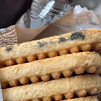 Eti Gıda Küflü Bisküvi Şoku Ve Eti'nin İlgisizliği