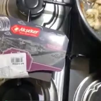 Akşeker Kokoreçten Başka Her Şey