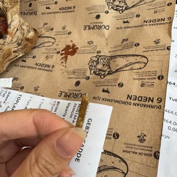 Dürümle Şubesinde Hijyen Sorunu: Çürümüş Patates Ve Kıl Şikayeti