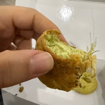 Mado'da Hijyen Sorunu: Dereotlu Poğaçadan Çıkan İpler