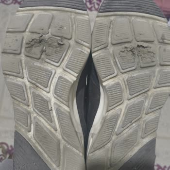 Ayakkabı Tabanları Eriyor: Skechers'tan Beklenmedik Sorun