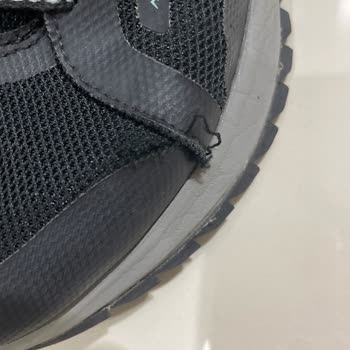 Sevilen Marka Skechers'tan Kusurlu Ayakkabı Şikayeti