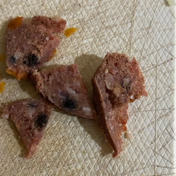 Torku Sucuğunda Şüpheli Siyah Parçalar