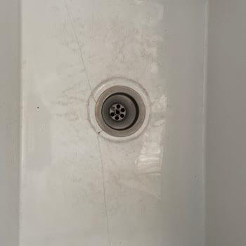 Bocchi Marka Çiftlik Lavabo Çatlakları: Müşteri Memnuniyetsizliği