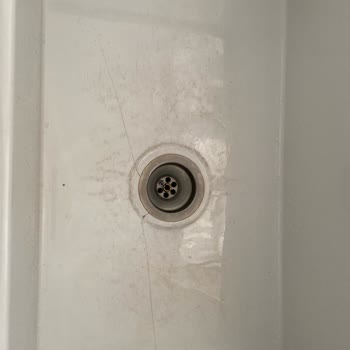 Bocchi Marka Çiftlik Lavabo Çatlakları: Müşteri Memnuniyetsizliği