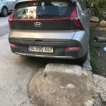 Yanlış Park Edilen Araç Yüzünden Alınamayan Çöp Konteyneri