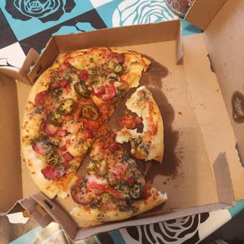 Domino's Pizza, Üründe Saç Skandalı Ve Yetersiz Müşteri Hizmeti