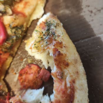 Domino's Pizza, Üründe Saç Skandalı Ve Yetersiz Müşteri Hizmeti
