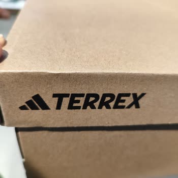 Orijinal Ürün Şüphesi: Adidas Ayakkabının Hızla Yıpranması