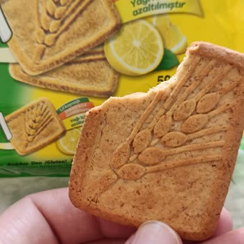 Bisküvinin İçinden Çıkan Kıl: Güven Sarsıcı Bir Deneyim