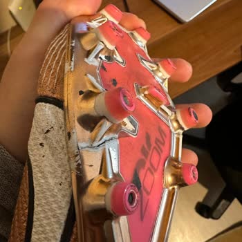 Boyner'den Aldığım Kramponlar Neden Yarıldı?