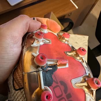 Boyner'den Aldığım Kramponlar Neden Yarıldı?