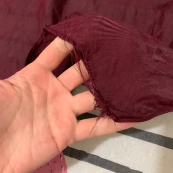 İmannoor Şalların Kenarları Kendiliğinden Sökülüyor