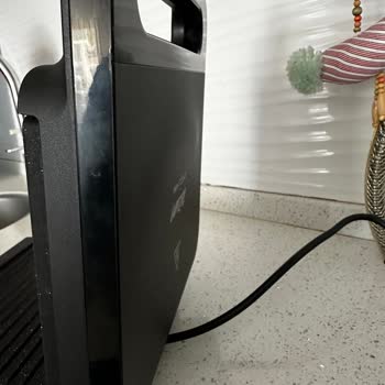 Arzum Tost Makinesi: Plastik Kokusuyla Gelen Hayal Kırıklığı