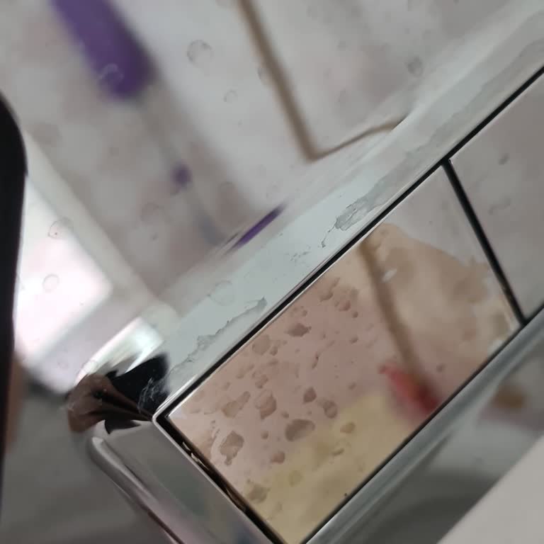 Vitra Klozet Paneli Renk Değişimi Sorunu