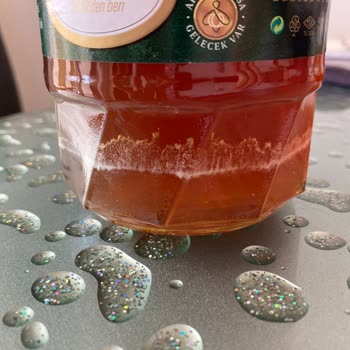 Bal Kavanozunda Beyaz Oluşum: Güvenlik Riski Mi?