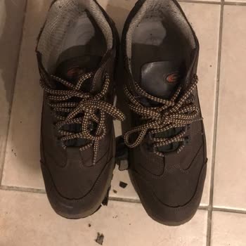 Ayakkabı Tabanlarının Beklenmedik Çürümesi