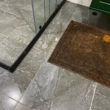 Soğuk Ve Kirli Havuz Deneyimi: Tatil Hayal Kırıklığı