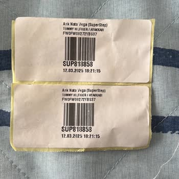 Kalitesiz Ayakkabı Ve İlgisiz Müşteri Hizmeti