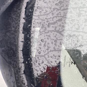 BMW 1.16d Ed Premium Araçta Ön Cam Fitili Sorunu