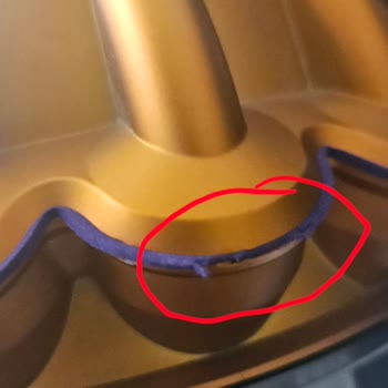 Dyson V15 Süpürgemde Plastik Soyulma Ve Lastik Yırtılma Sorunu
