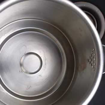 Paslanmaz Çelik Hayal Kırıklığı: Grundig Çaycı Paslanıyor!